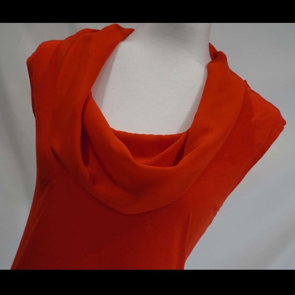 sleeveless T-shirt - Picture 5 of 16